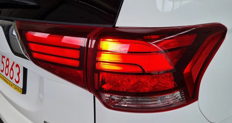 Mitsubishi Outlander cena 75000 przebieg: 133000, rok produkcji 2017 z Pilawa małe 466